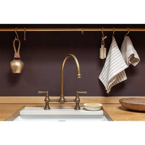 Continuing with the theme of functional design, wooden surfaces require a little love to keep them looking their best, especially around the taps where water gathers. This stone was leftover from the slab that we used in the kitchen, giving this utility sink a functional, yet beautiful edge. 

📷 Rob Crawshaw

#interiordesignilkley #interiordesignyorkshire #functionalandbeautiful #realhomes #beautifulhomes #oldandnew #bootroominspiration