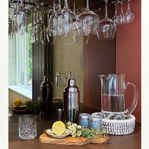 Texture. Foxed glass and copper worktop. The perfect mix within our client's Games Room.
.
.
.
.
.
.
#bararea #barsforhome #drinkbar #barideas #barhome #dreamhomebar #barareainhome #gamesroombar #bardesignhome #homebarideas #hitchcockspiersdesign #liftingthelid #housebar #homebar